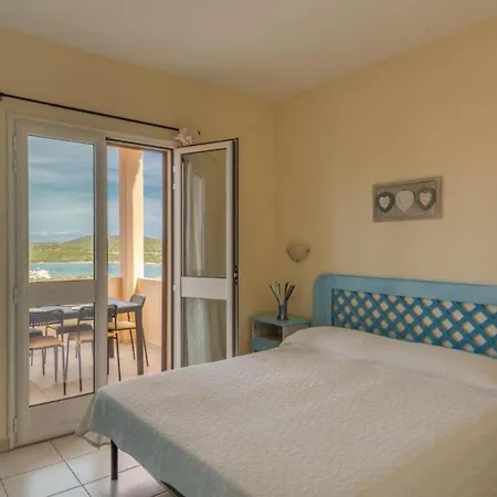 Apartment Fantastico Baia De Bahas Two Bedroom Sleeps Six No 1500