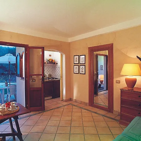 Fantastico Baia De Bahas Two Bedroom Sleeps Six No 1500 Marinella (Sardinia)
